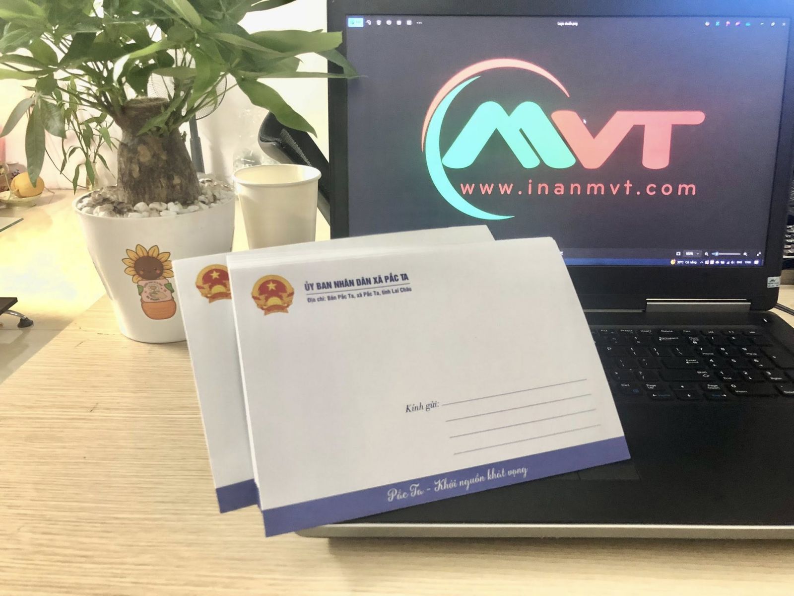 In phong bì đảng ủy